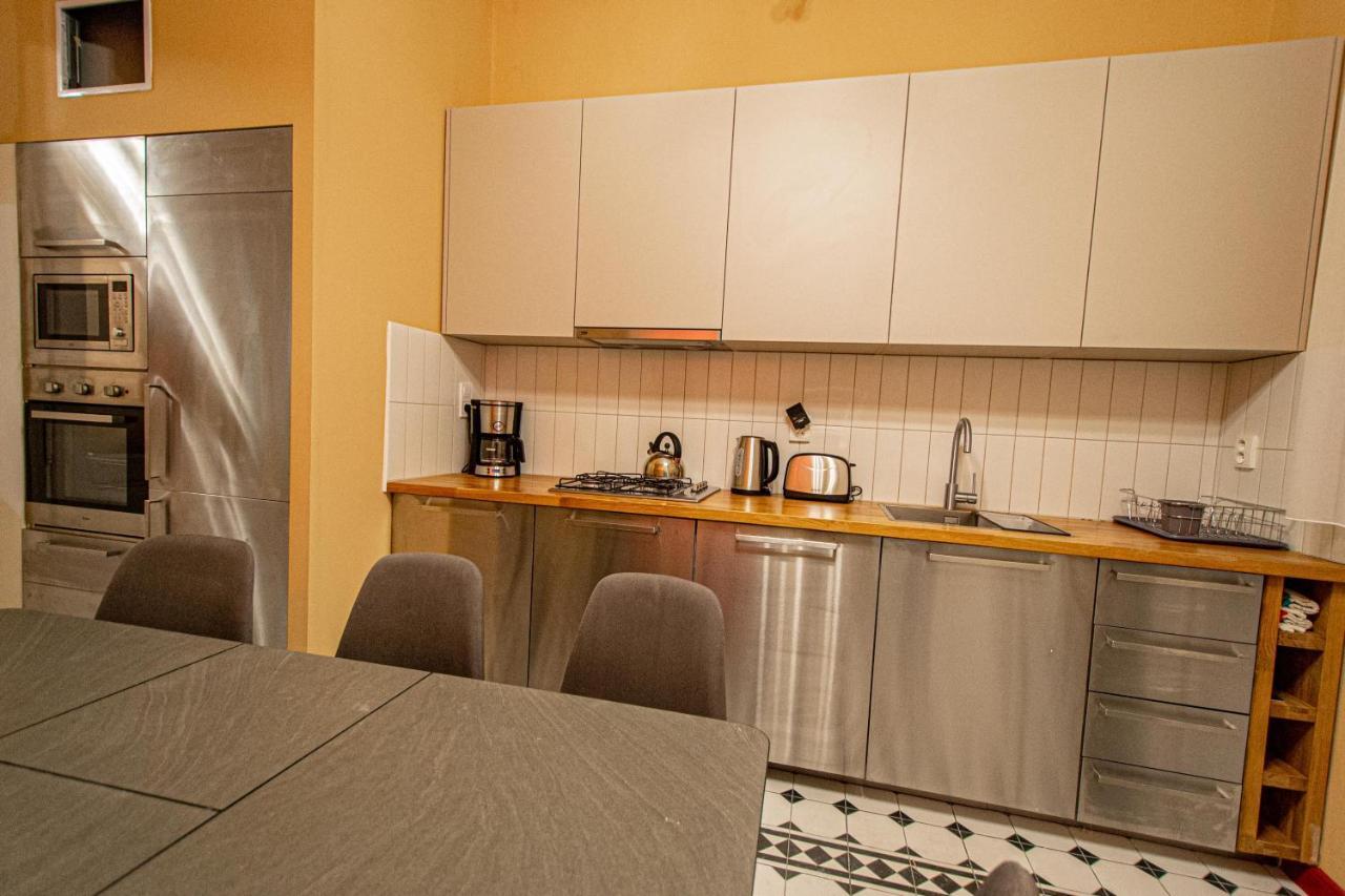 4 Bedrooms 130M2 Apartment At The Main City Square Прага Экстерьер фото